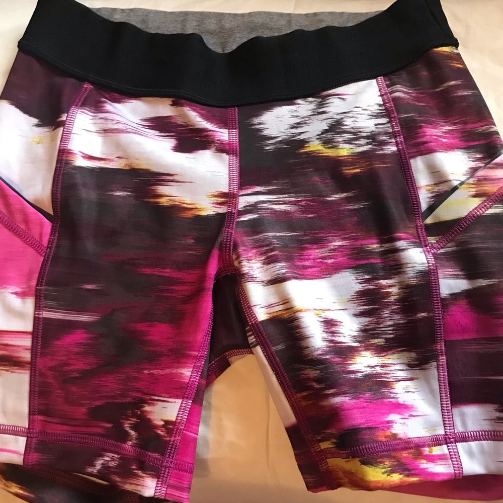 Lululemon compression short